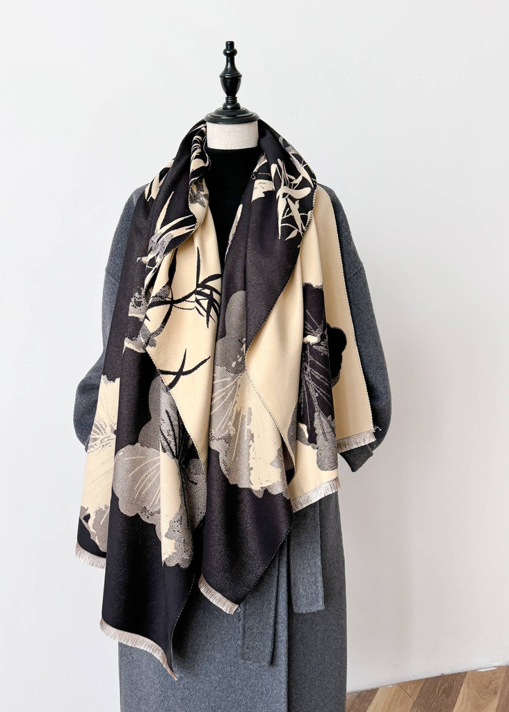 Winding River Black / Cream Dragonfly Reversible Wrap