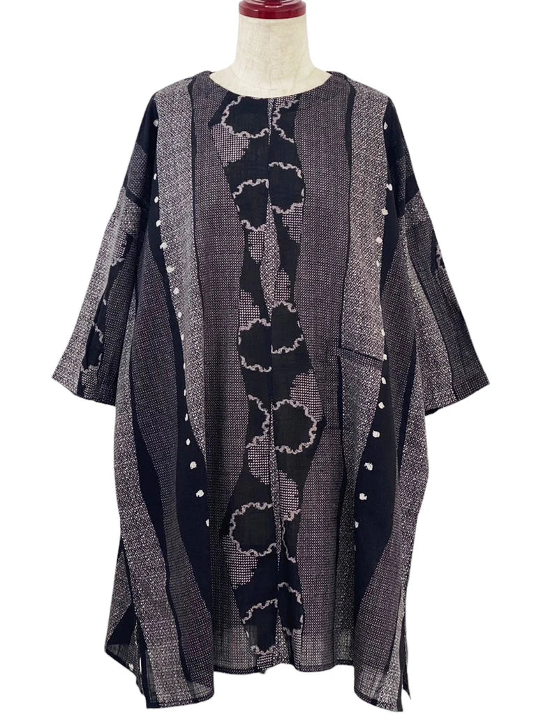 Mona Lisa - Gathered Sleeve Tunic - Wavy Batik Pattern Print - Black