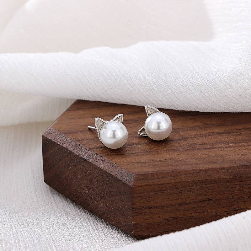 Perimade & Co. Dainty Cute Cat Pearl Stud Earrings in 925 Sterling Silver