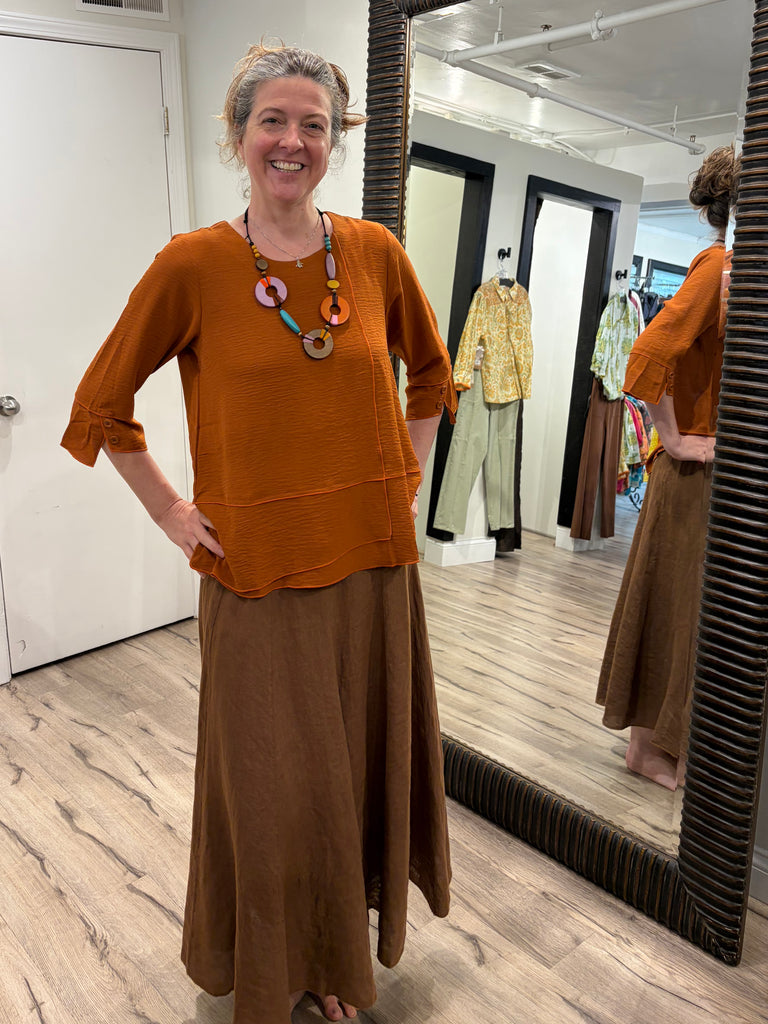 Shana - Crinkle Airflow Top in Rust