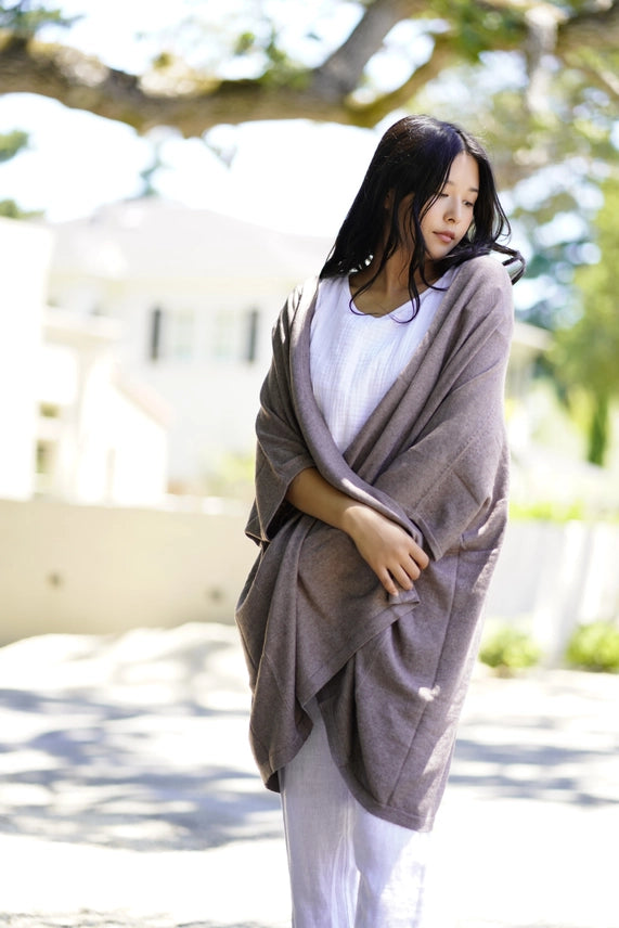 Dolma Cashmere Cape- Mocha